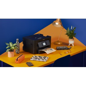 Epson WorkForce Pro Multifunzione inkjet wireless A4 WF-3820DWF con inchiostro gratuito per 6 mesi* e abbonamento ReadyPrint*